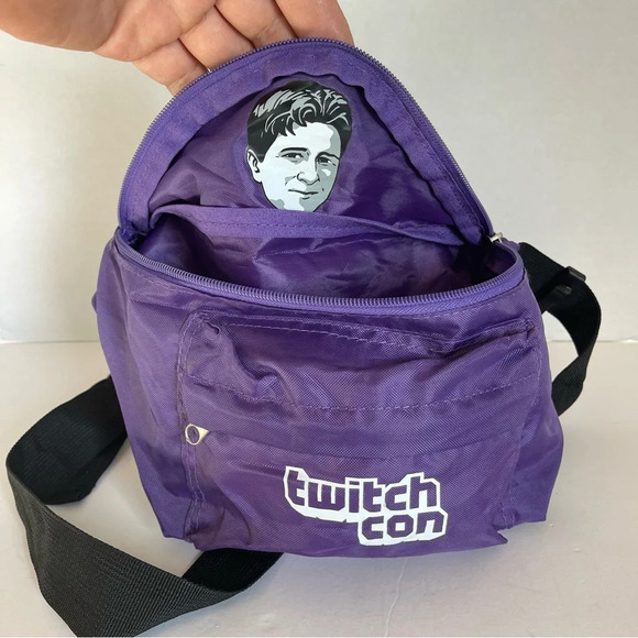 TwitchCon Exclusive 2017 Purple Fanny Pack - Picture 7 of 8